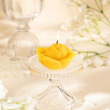 Świeca z wosku pszczelego Róża średnia