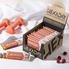 Baton proteinowy HEXADAY   malinowy 45g opakowanie 30 szt.