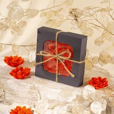 Zestaw Świec Woskowych Margaretka  Czerwona Elegancja