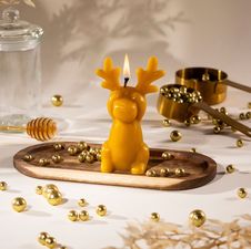 Świeca z wosku pszczelego renifer