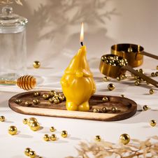 Świeca z wosku pszczelego skrzat