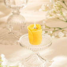 Świeca z wosku pszczelego róża pąk II