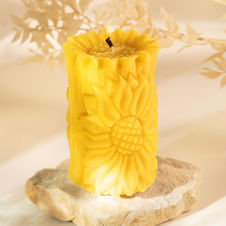 Świeca z wosku pszczelego walec ze słonecznikiem