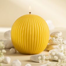 Świeca z wosku pszczelego kula prążki duża