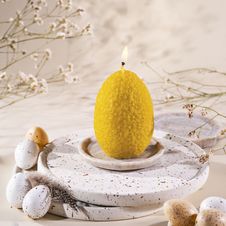 Świeca z wosku pszczelego jajko z kwiatami duże