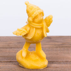 Świeca z wosku pszczelego wróbel na łyżwach