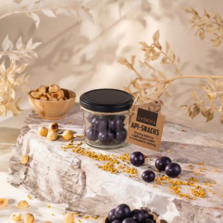 Api Snacks Orzechy laskowe w czekoladzie ciemnej z pyłkiem 50g