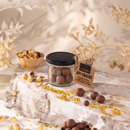 Api Snacks Orzechy laskowe w czekoladzie mlecznej z pyłkiem 50g