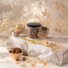 Api Snacks Orzechy nerkowca w czekoladzie mlecznej z pyłkiem 50g