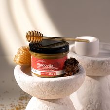 Miodovita  miód z pyłkiem, mleczkiem i propolisem 250g