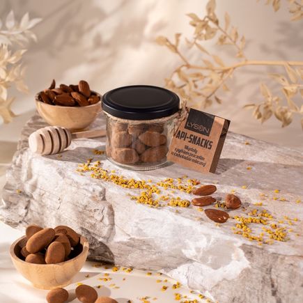 Api Snacks Migdały w czekoladzie mlecznej z pyłkiem i cynamonem 50g