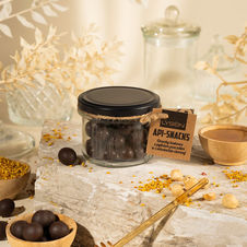 Api Snacks Orzechy laskowe w czekoladzie ciemnej z pyłkiem 100g